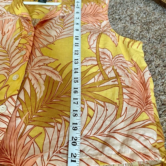 Tahari Women's Tropical Leaf Print Blouse - Yellow and Pink. Women’s XL - Picture 8 of 10